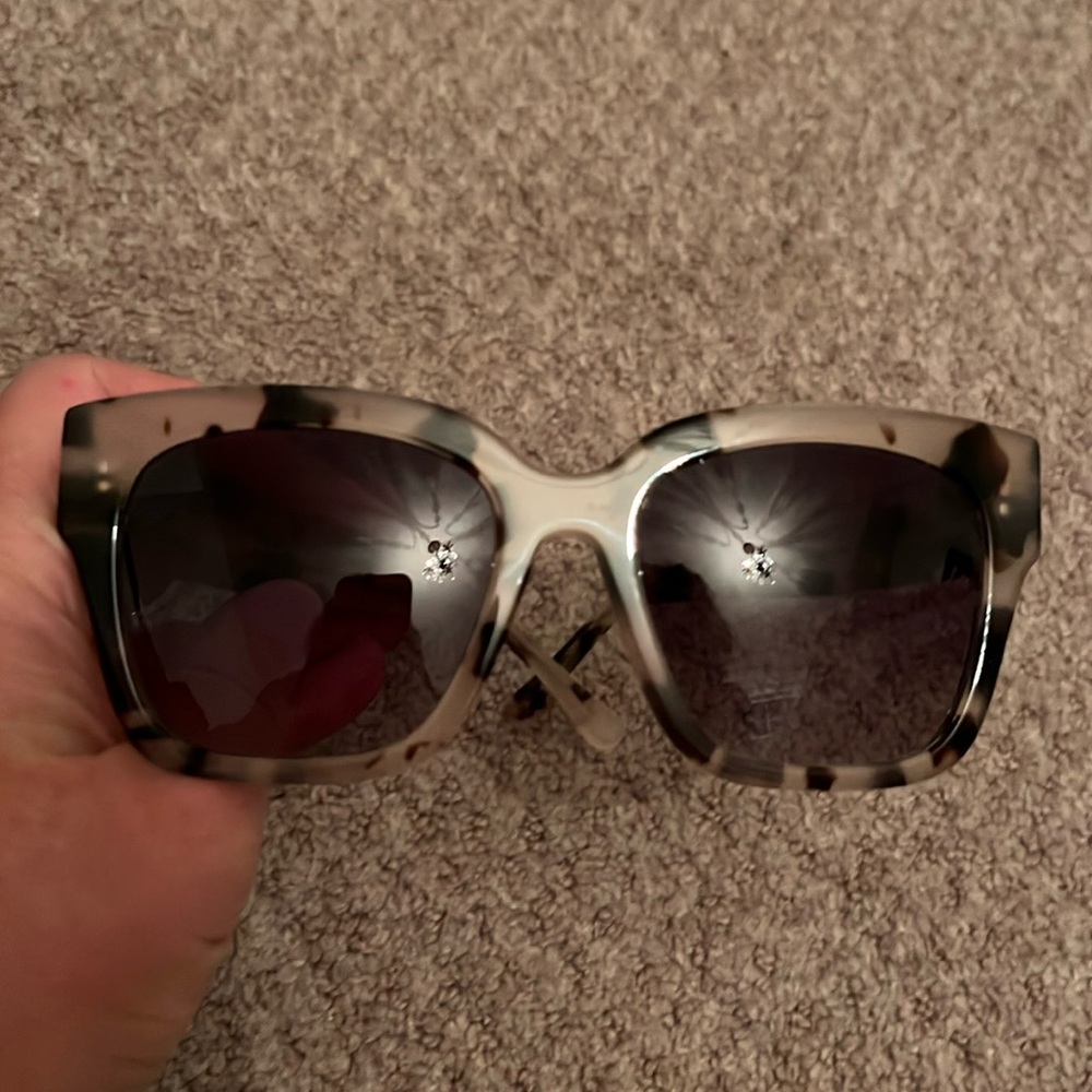 Cute light tortoise Diff eyewear